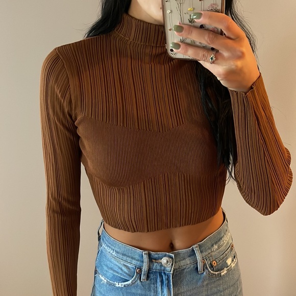 Zara turtleneck cropped top - Picture 1 of 4
